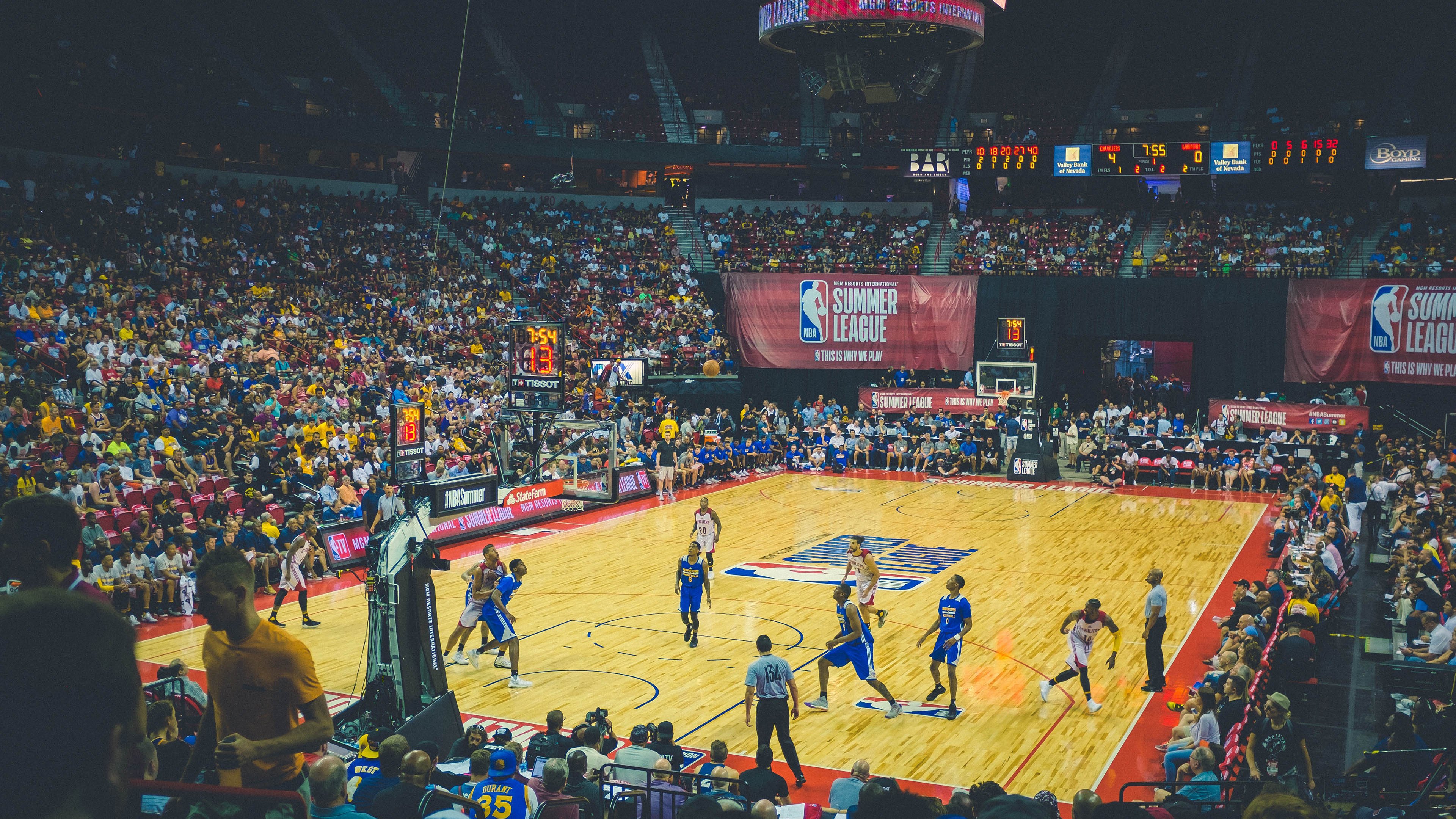 年度焦点之战!森林狼掀翻雷霆,全队开花展现恐怖统治力